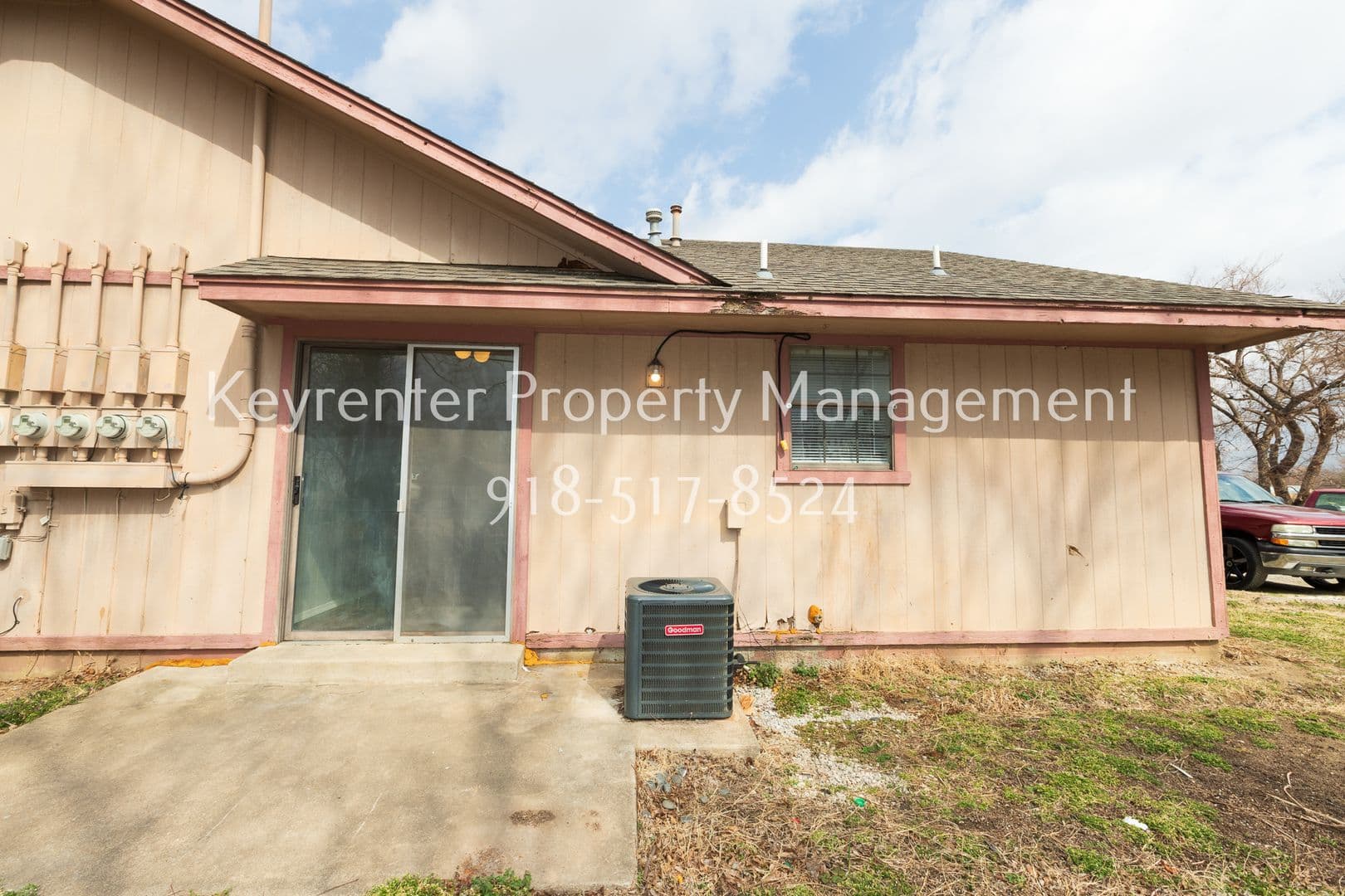 Claremore Apartment: 1421 W Lillian St