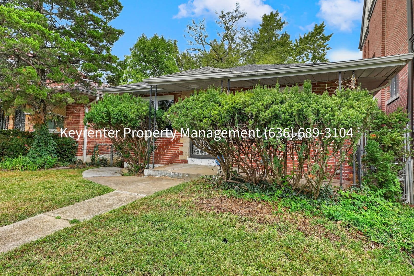 Saint Louis House: 5855 Pershing Ave