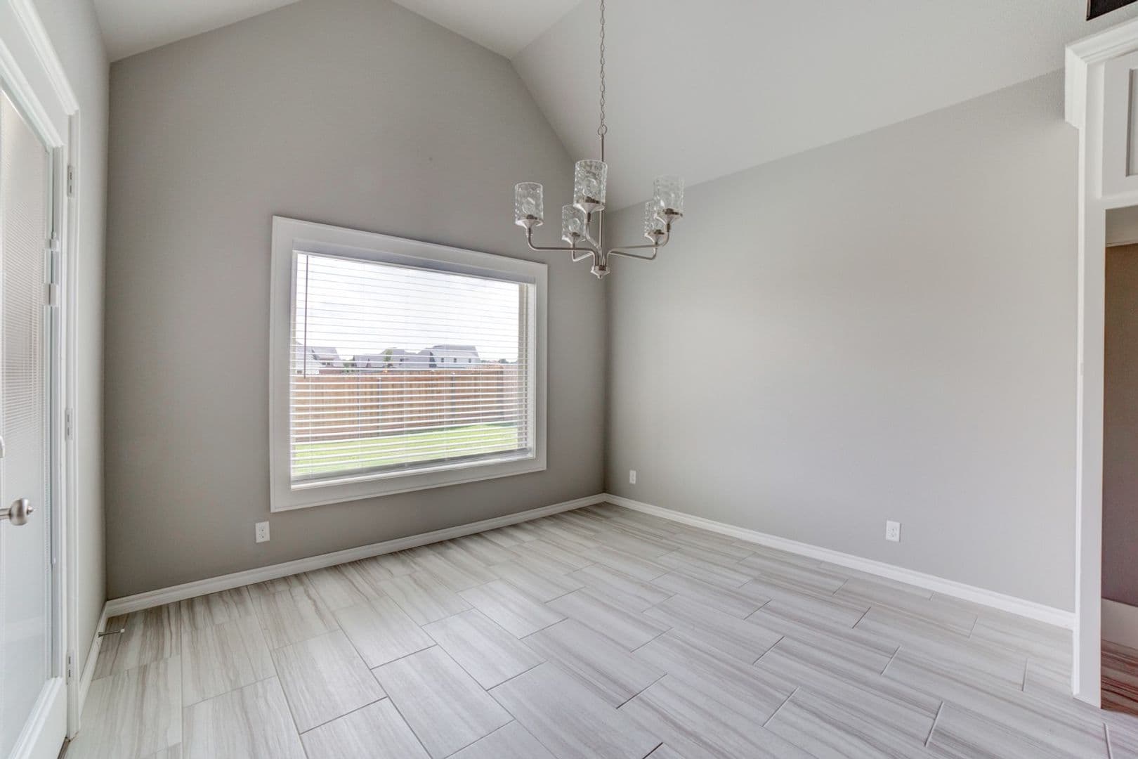 Jenks House: 424 E 129th Pl S
