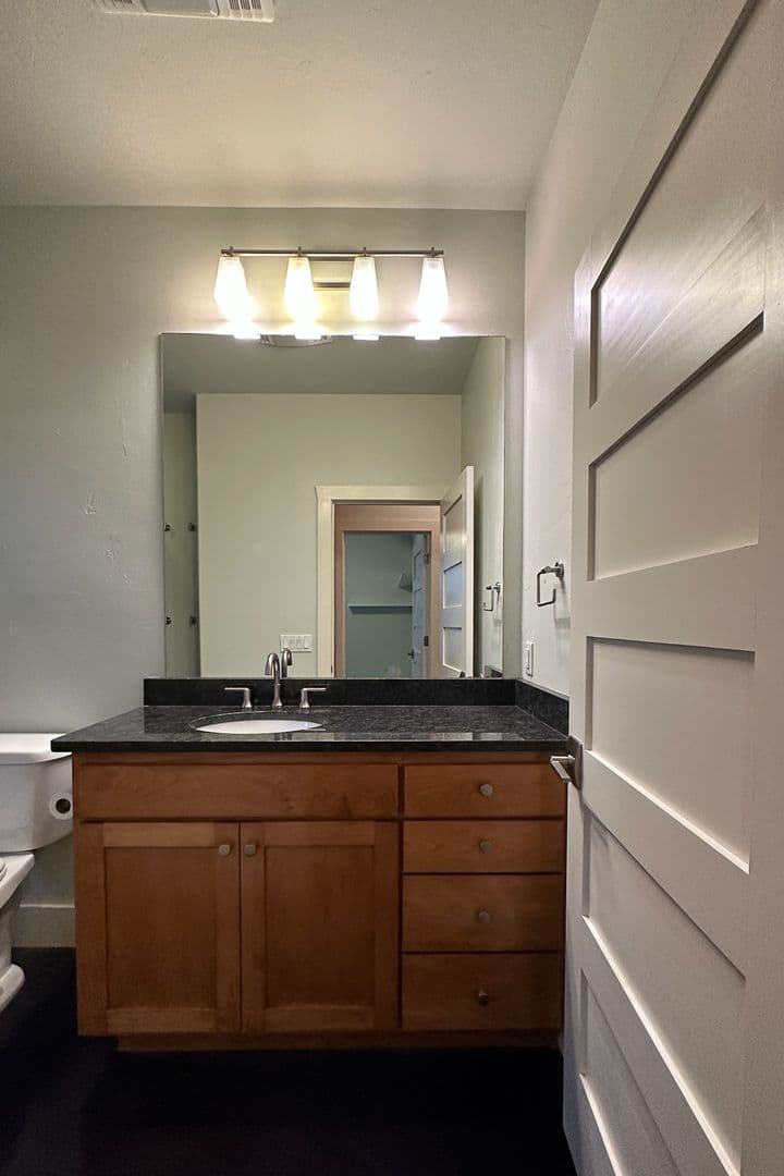 Moore House: 1208 Penn Ln