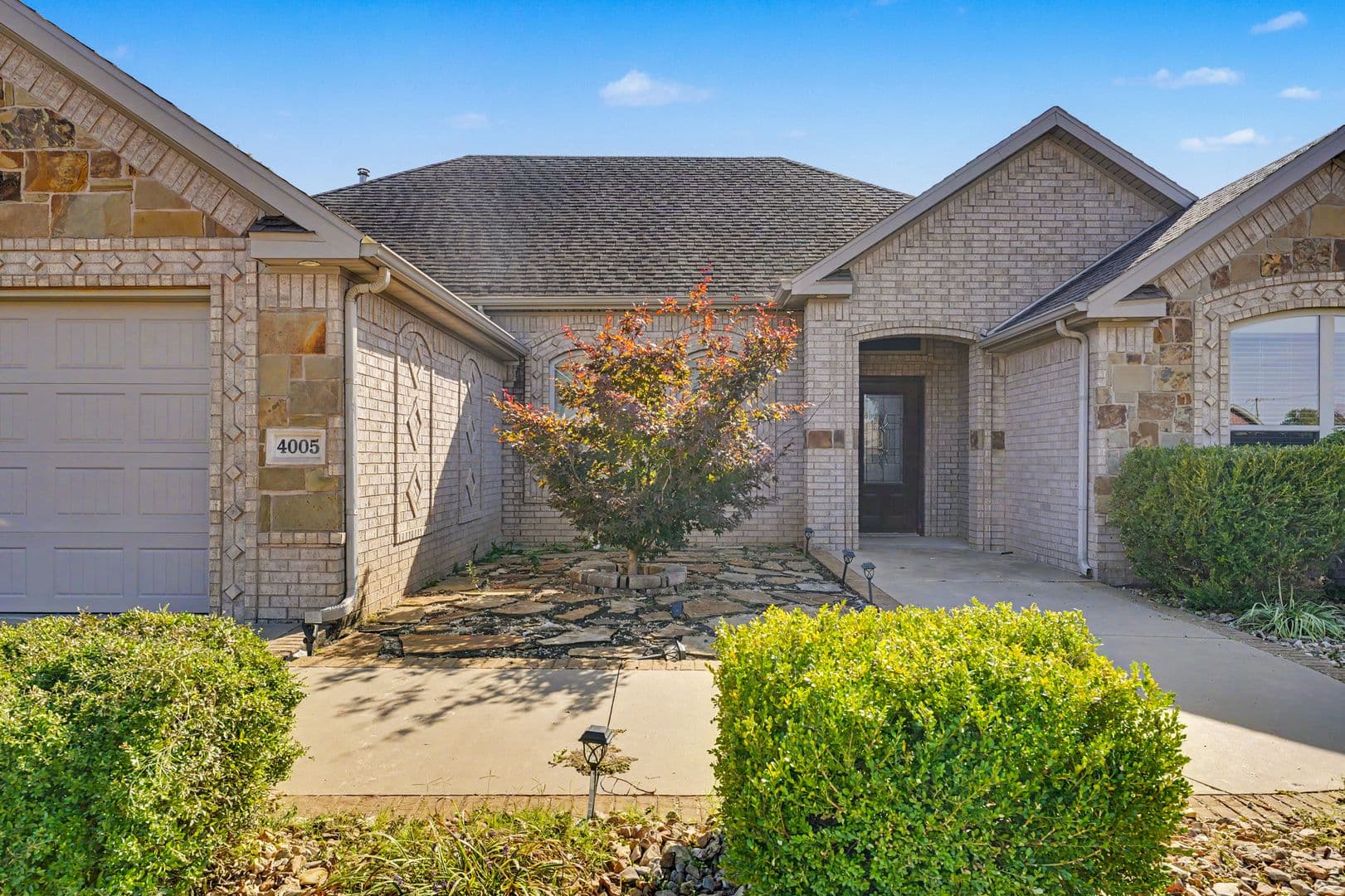 Bentonville House: 4005 SW Grace Farms Rd