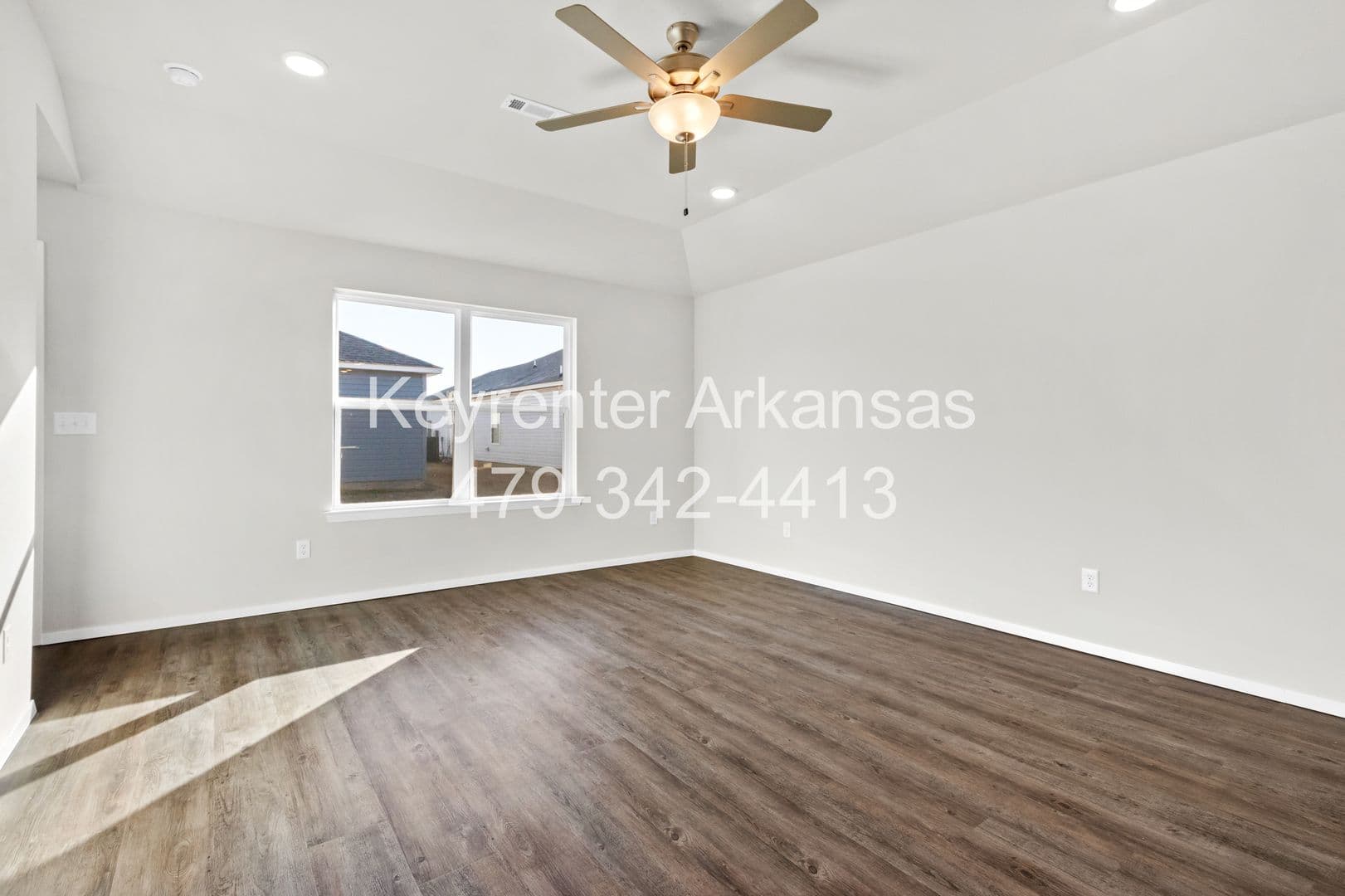 Fayetteville House: 846 E Sparrow Way