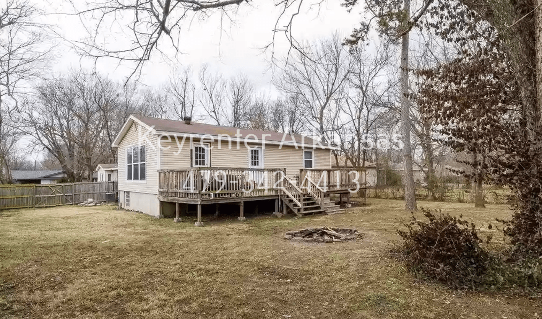 Fayetteville House: 1144 N Vista Pl