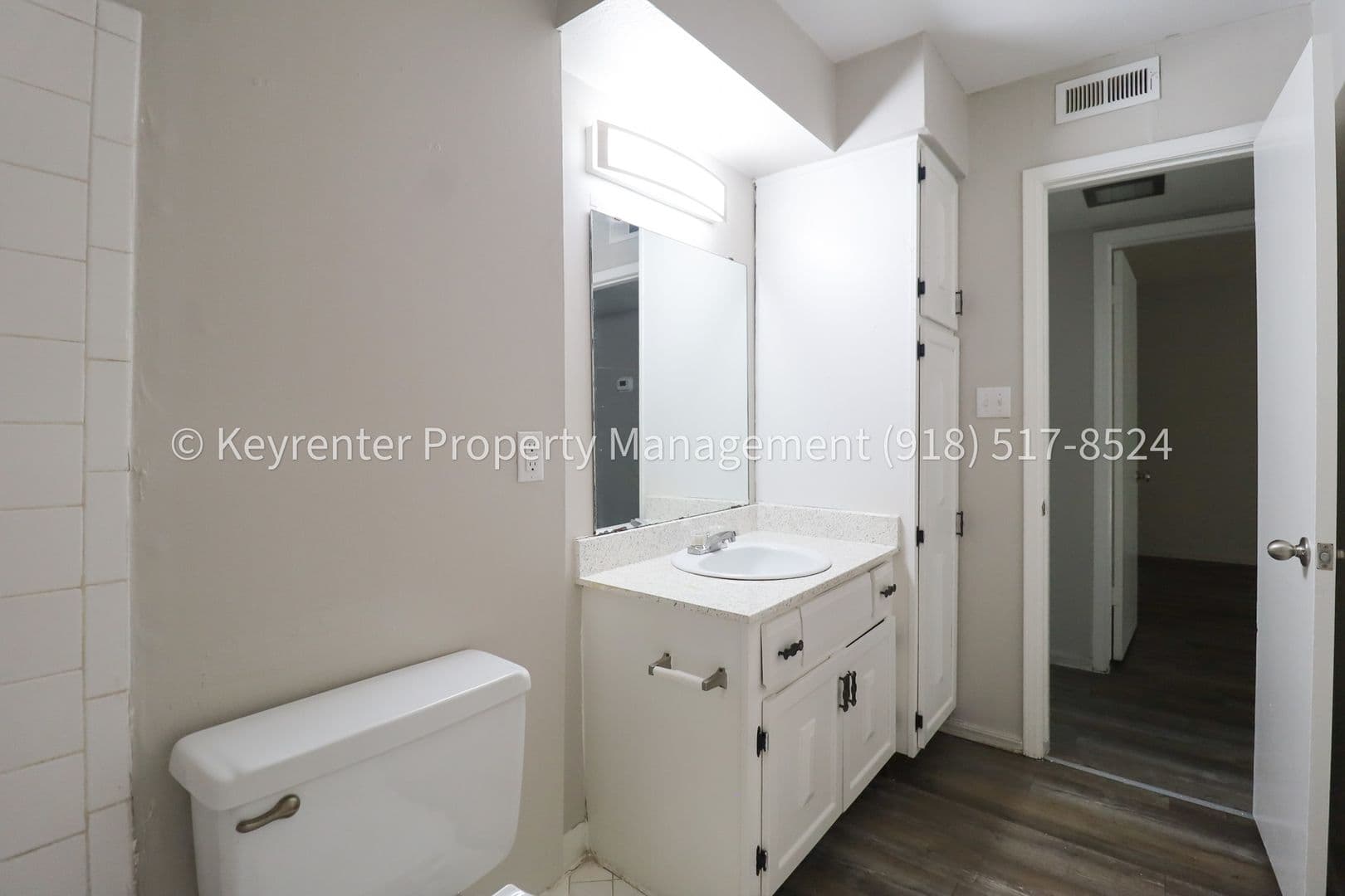 Tulsa House: 4318 E 67th St #571