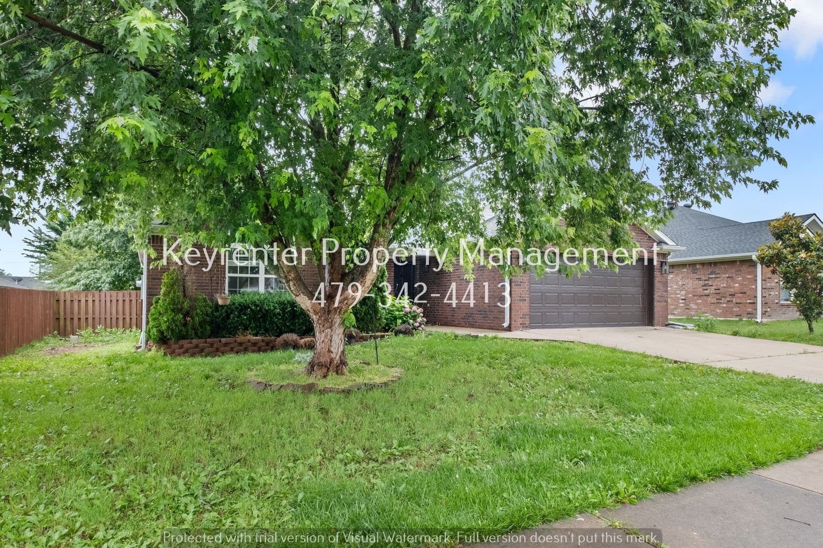 Bentonville House: 3703 Surrey Ave