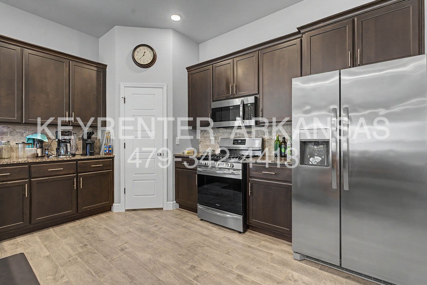 Bentonville House: 6009 NW Silas St