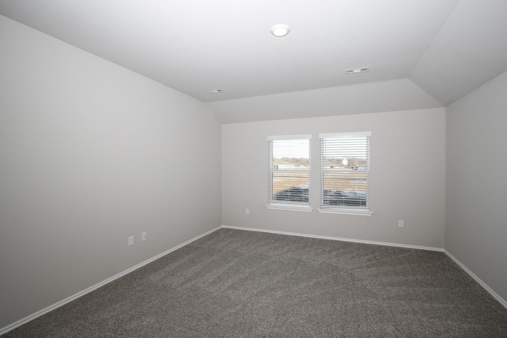 Gentry House: 606 Comanche Dr