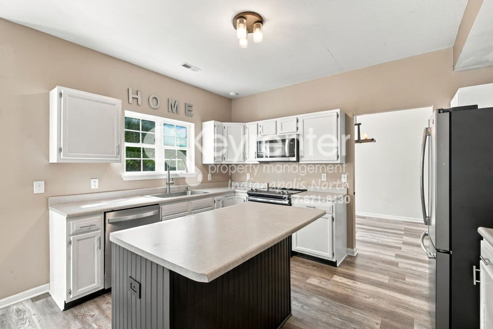 Noblesville House: 18834 Prairie Crossing Dr