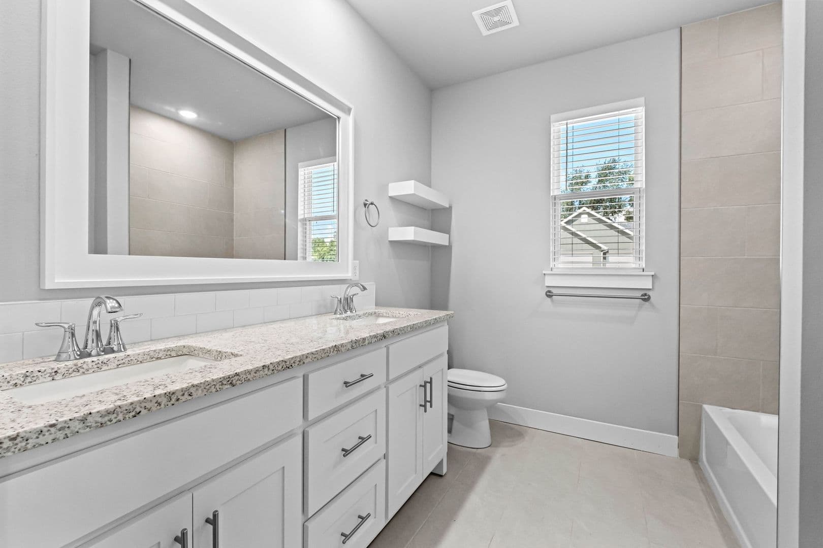 Prairie Grove House: 823 Mueller Way
