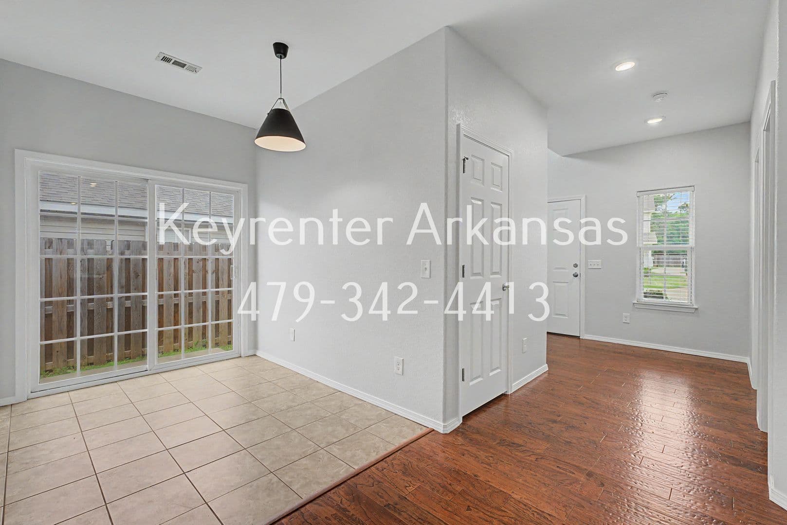 Fayetteville House: 4435 W Pecan St