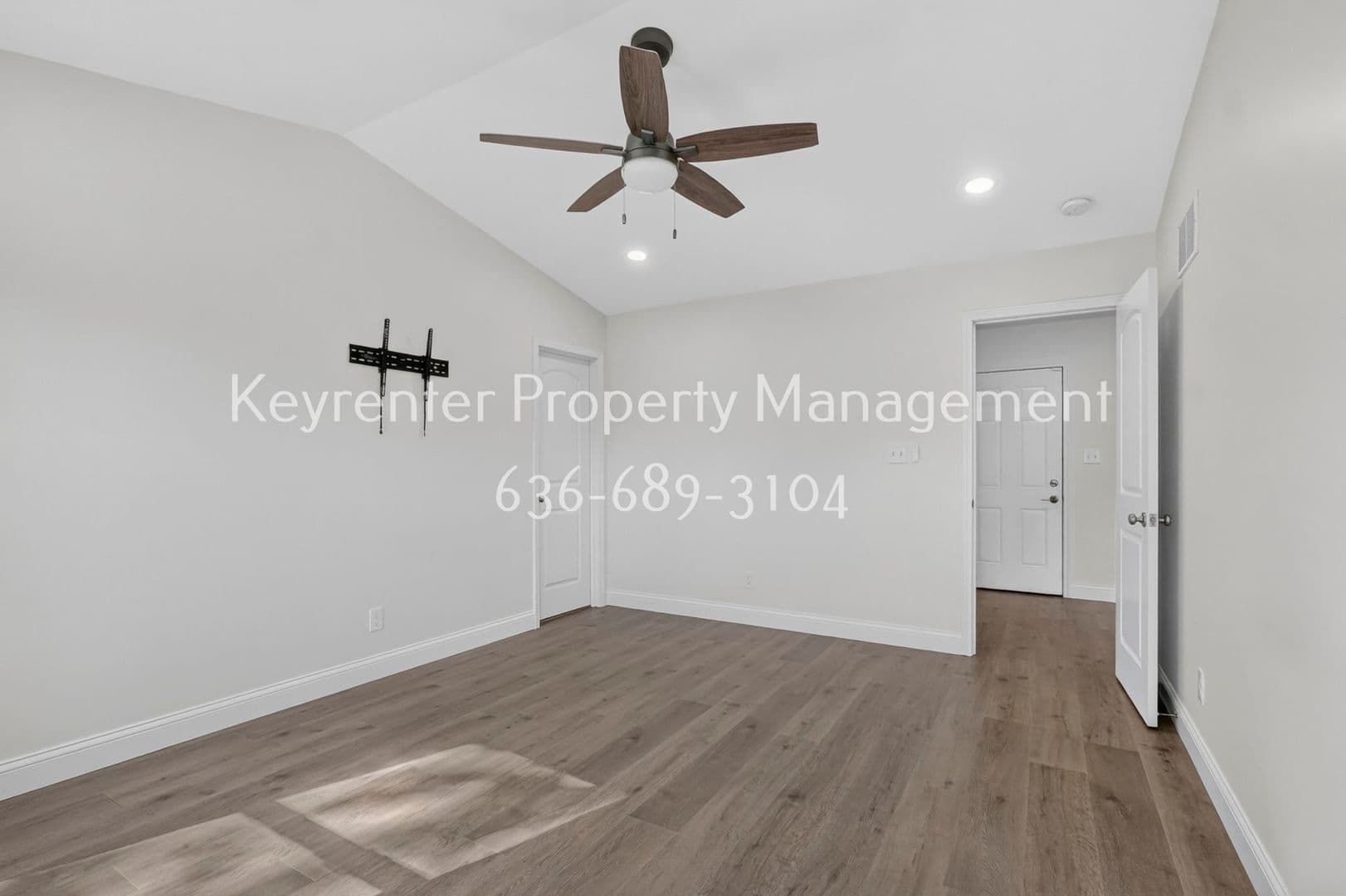 Hazelwood House: 926 Townhouse Ln