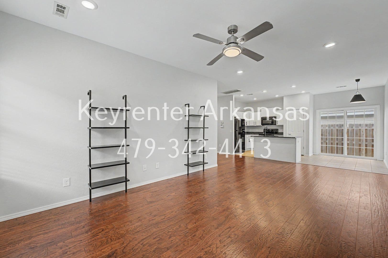 Fayetteville House: 4435 W Pecan St