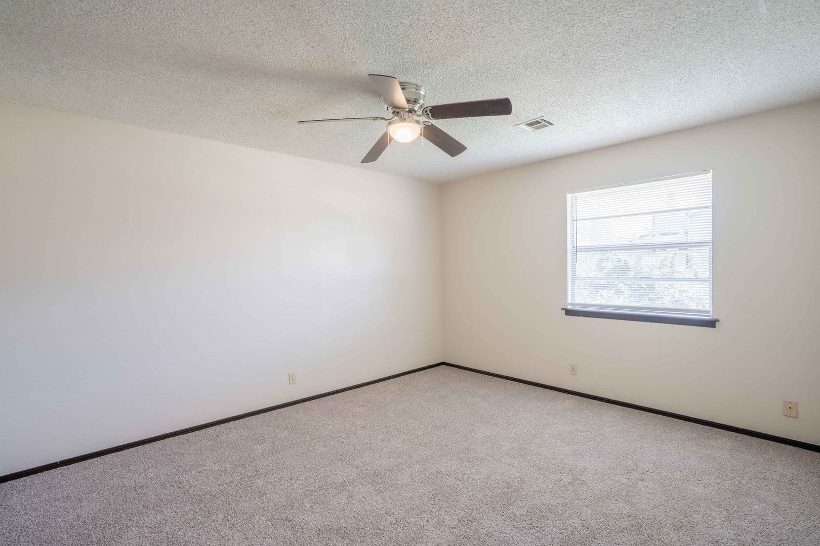Broken Arrow Apartment: 2321 W Galveston St
