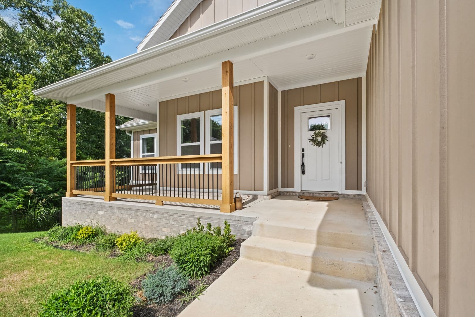 Bella Vista House: 14 Marionet Circle