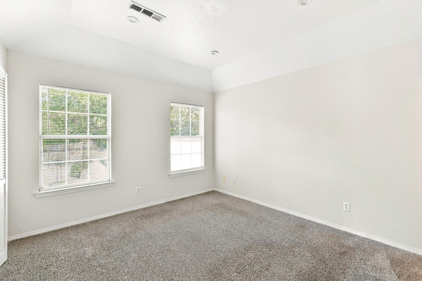 Fayetteville House: 1243 Oleander Lane