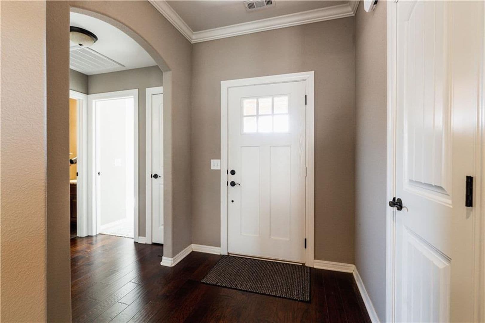 Fayetteville House: 3644 W Country Meadows St