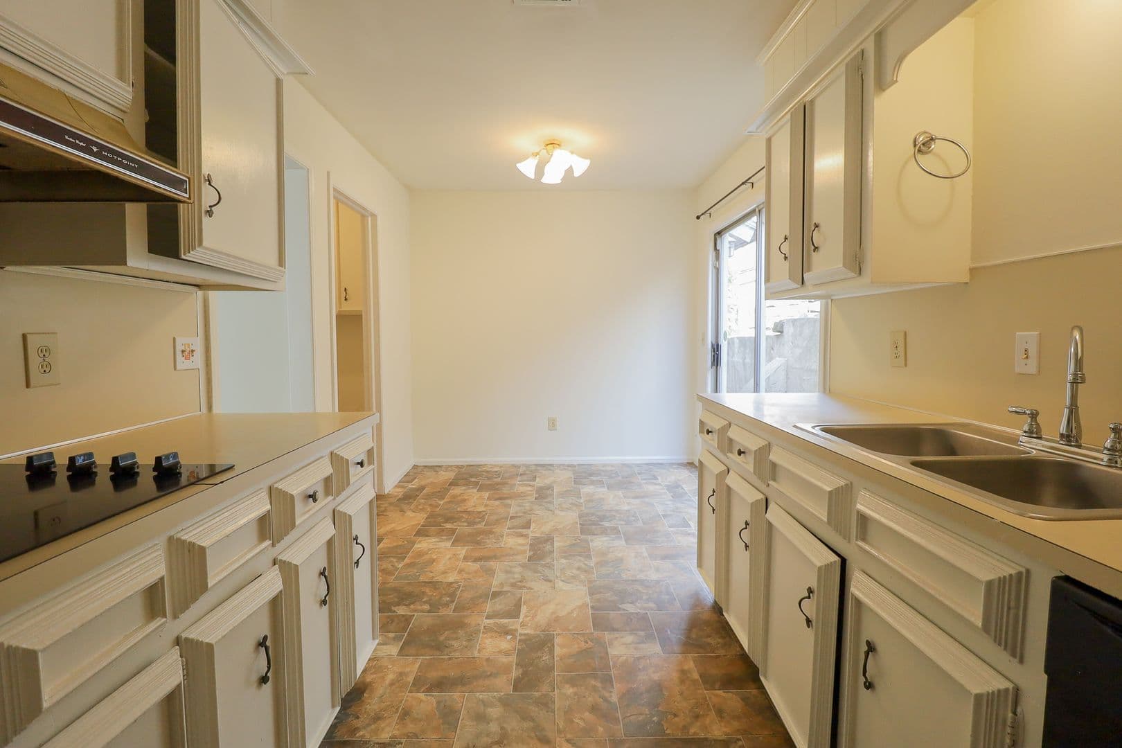 Tulsa Apartment: 3914 E 60th Pl