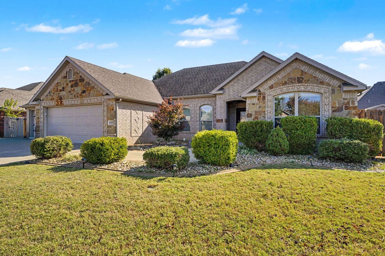 Bentonville House: 4005 SW Grace Farms Rd