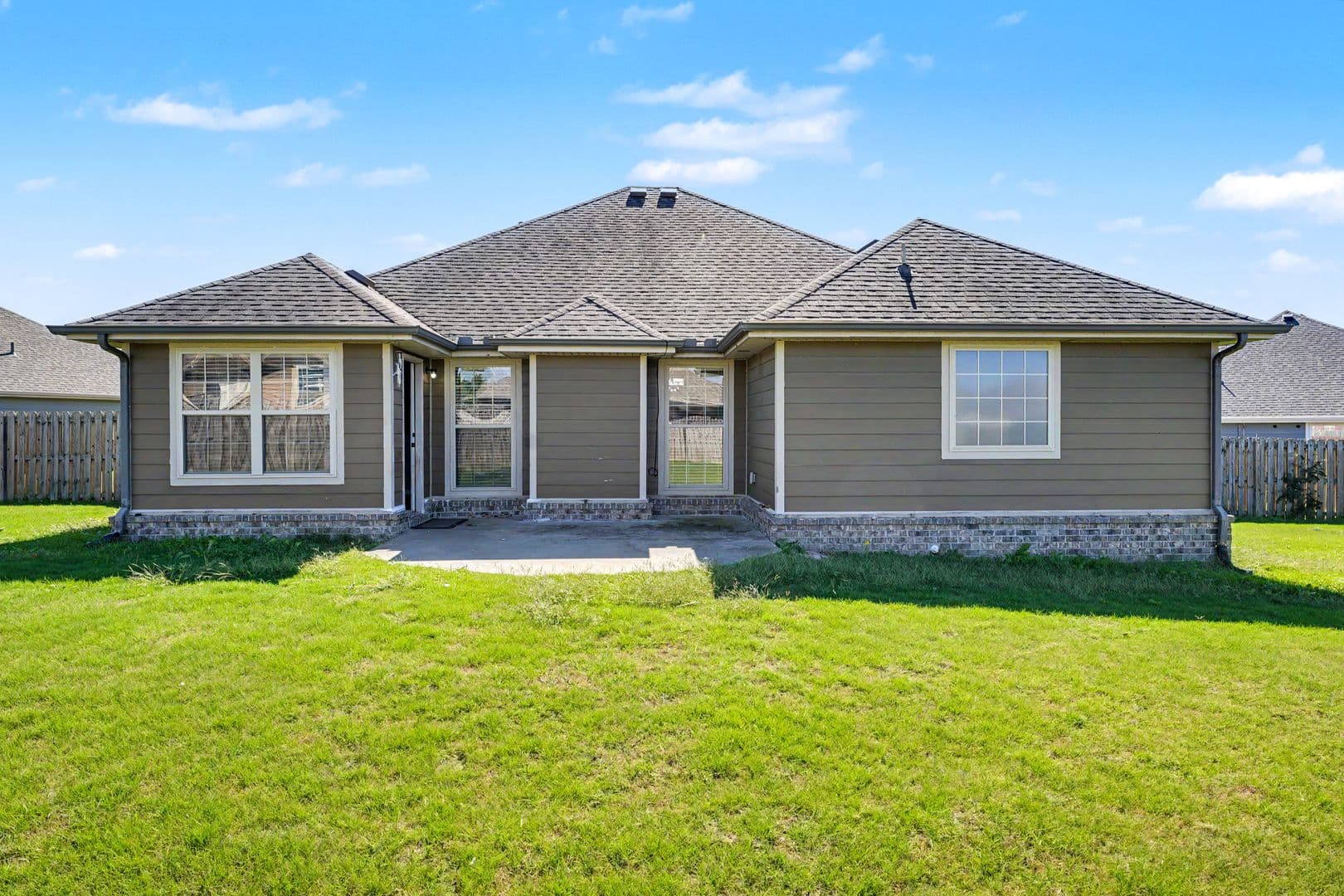 Springdale House: 3862 Kirkbridge Pl