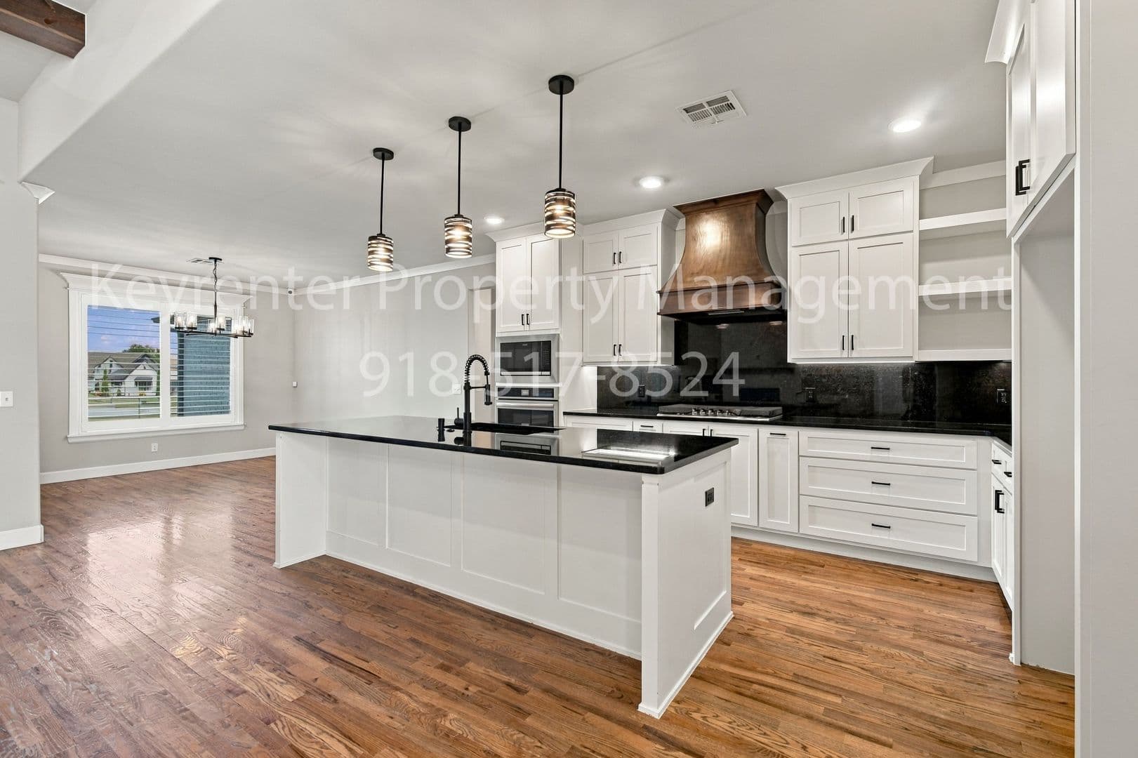 Owasso House: 8202 N 150th E Ave