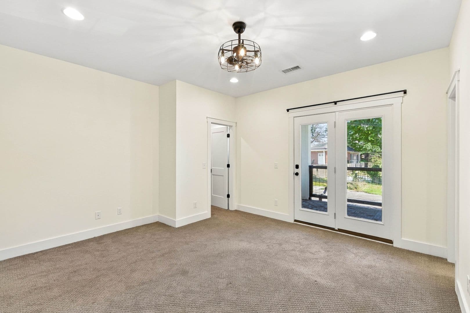 Fayetteville Apartment: 215 E Center St