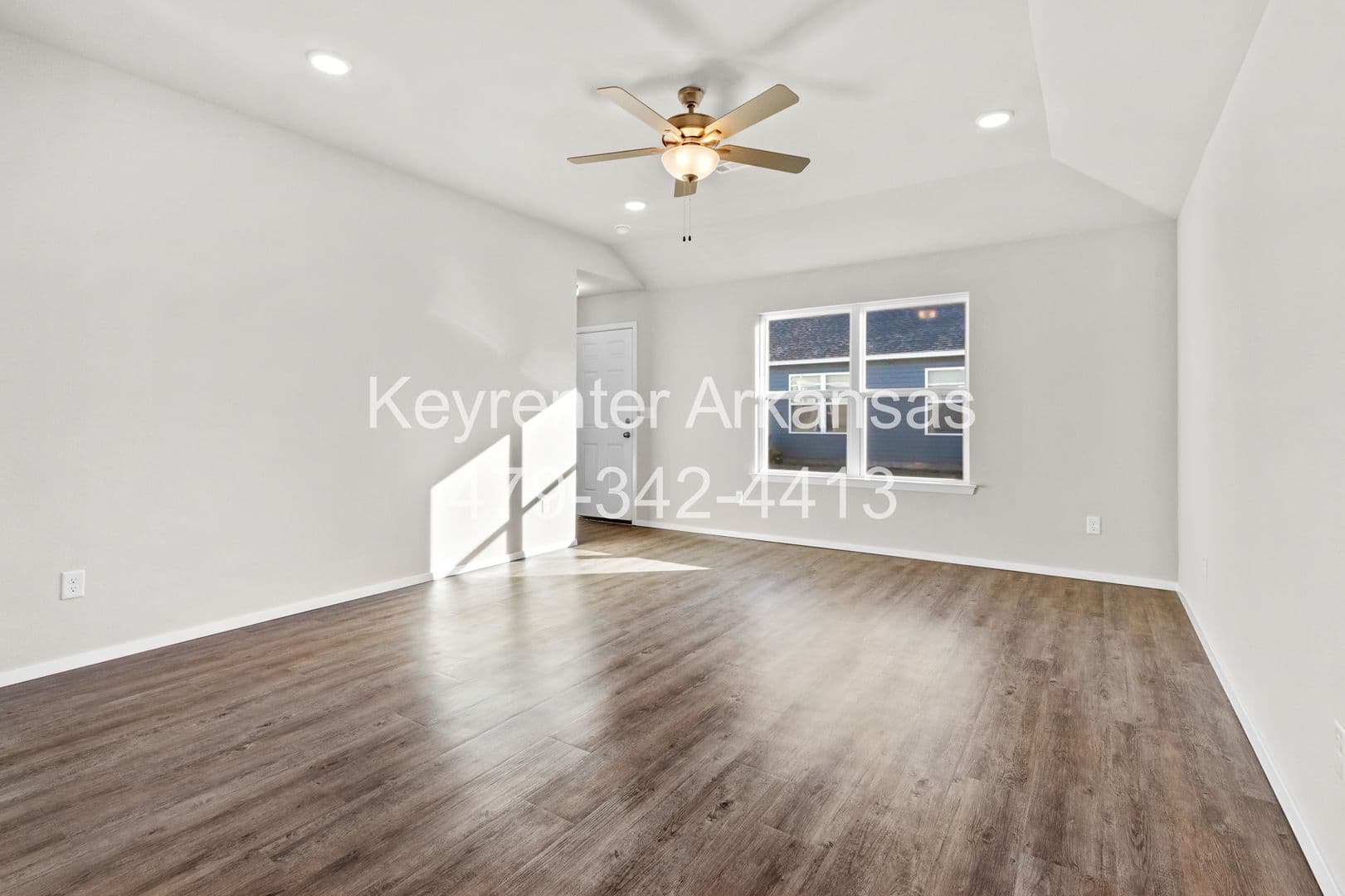 Fayetteville House: 846 E Sparrow Way