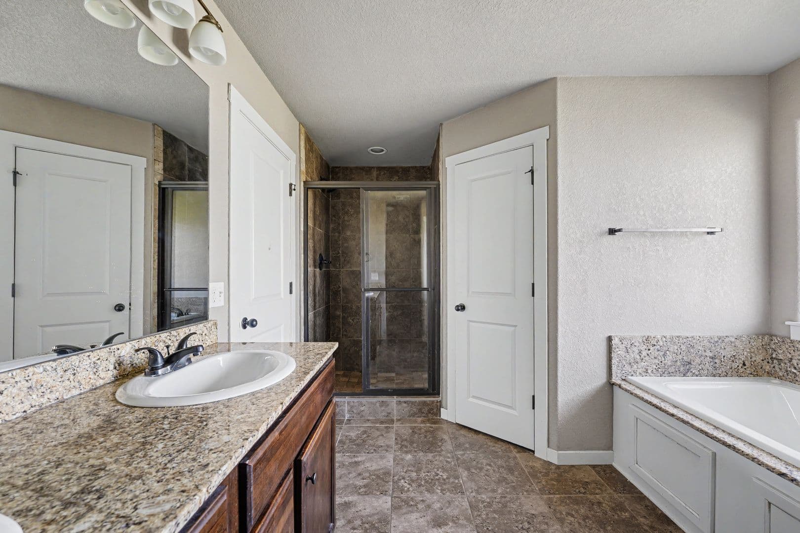 Springdale House: 3862 Kirkbridge Pl