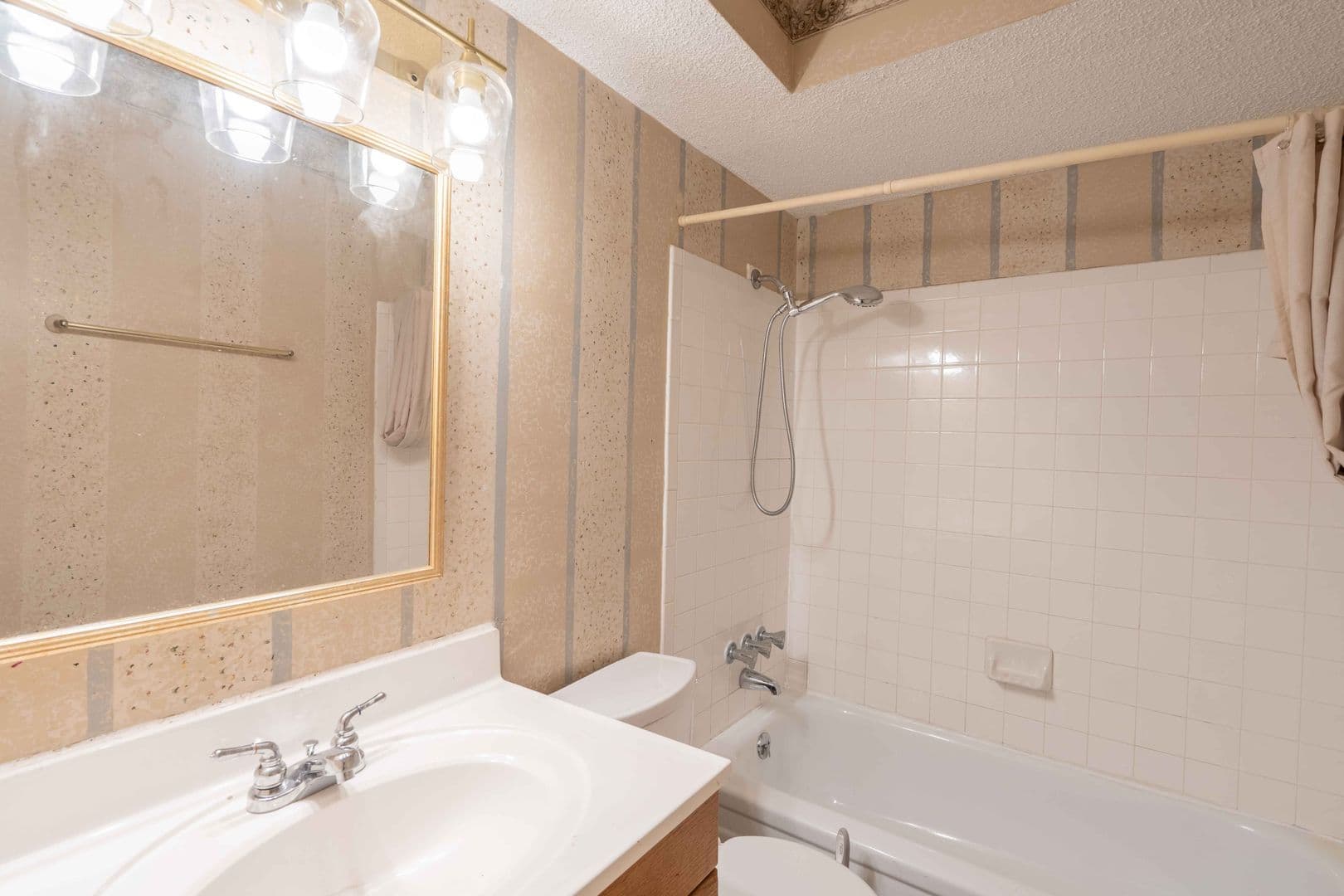 Tulsa House: 2220 E 66th Pl Unit #1109