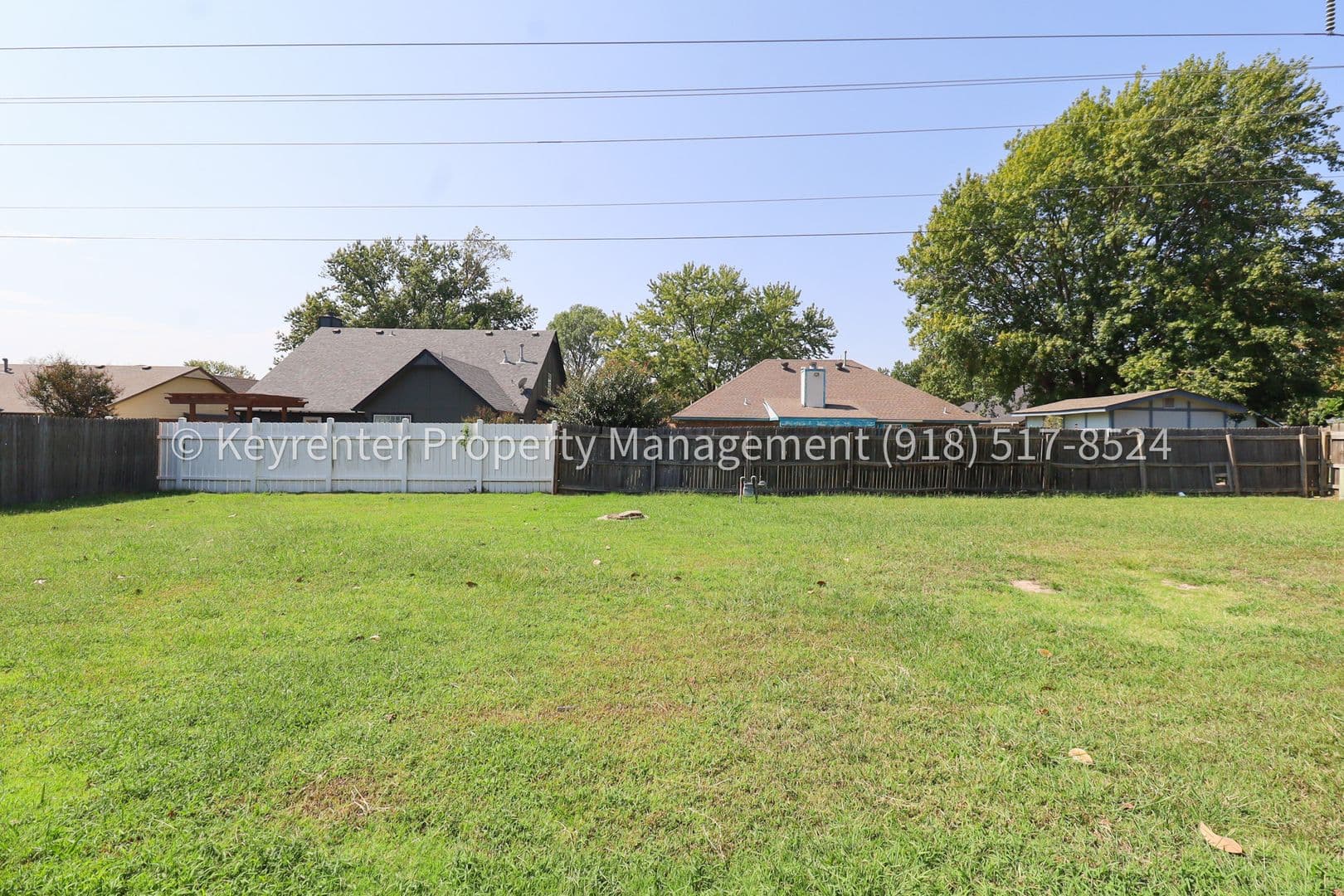 Broken Arrow House: 4004 S Maple Ave
