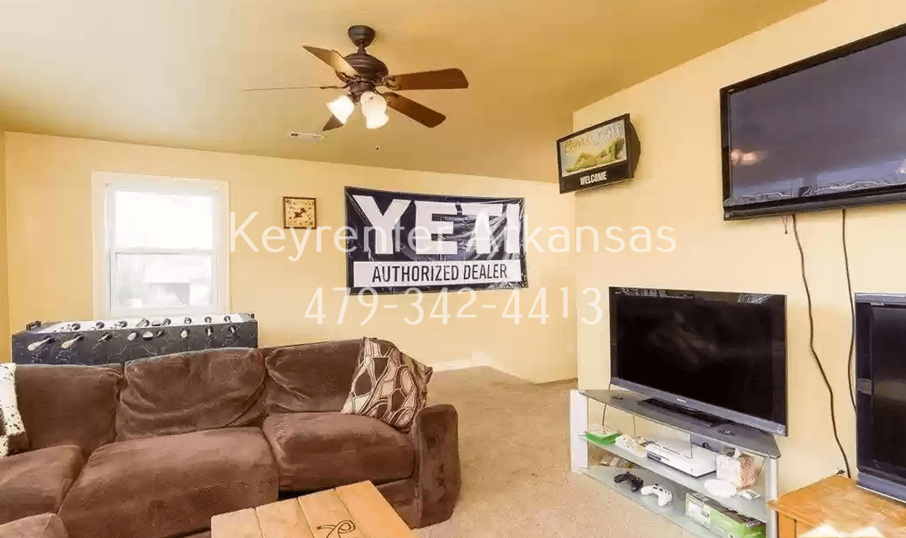 Fayetteville House: 1144 N Vista Pl
