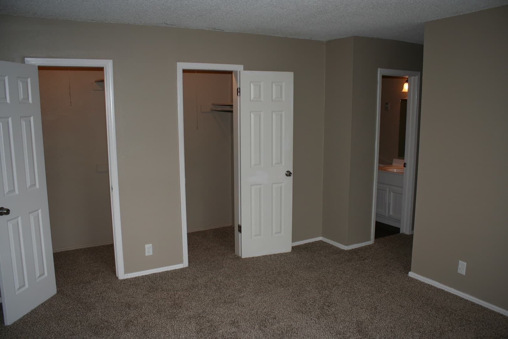 Tulsa House: 9915 E 22nd Pl