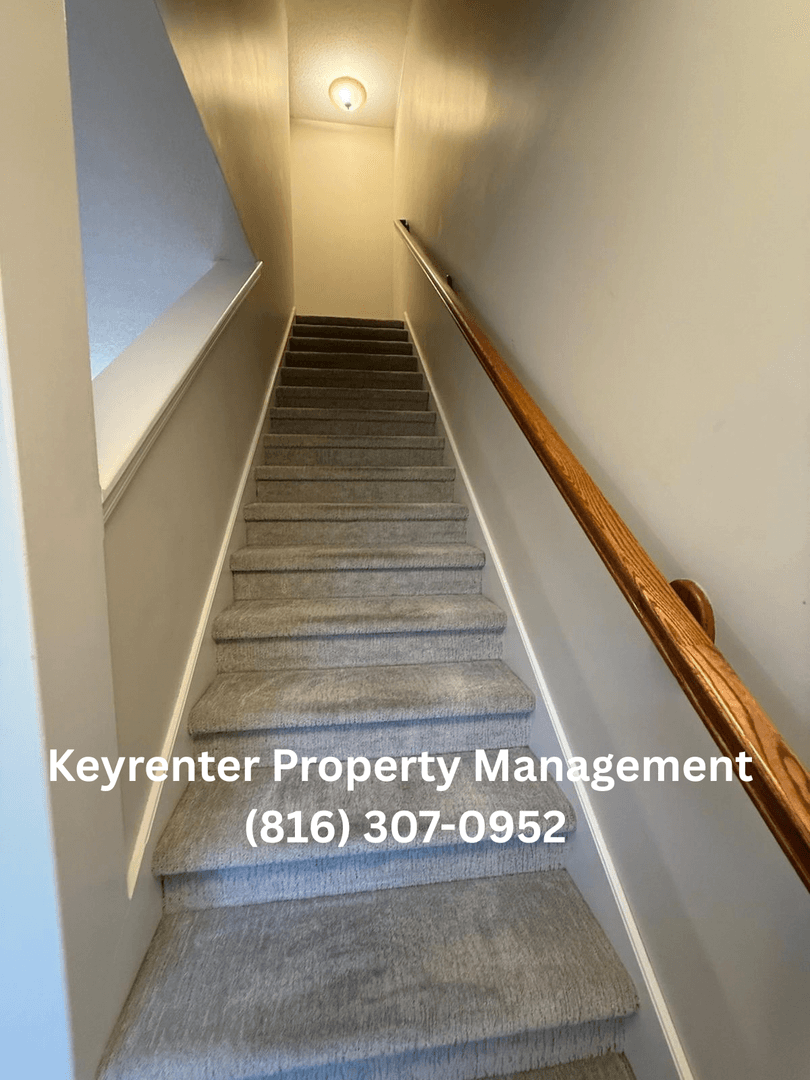 Kansas City House: 207 W 34th St