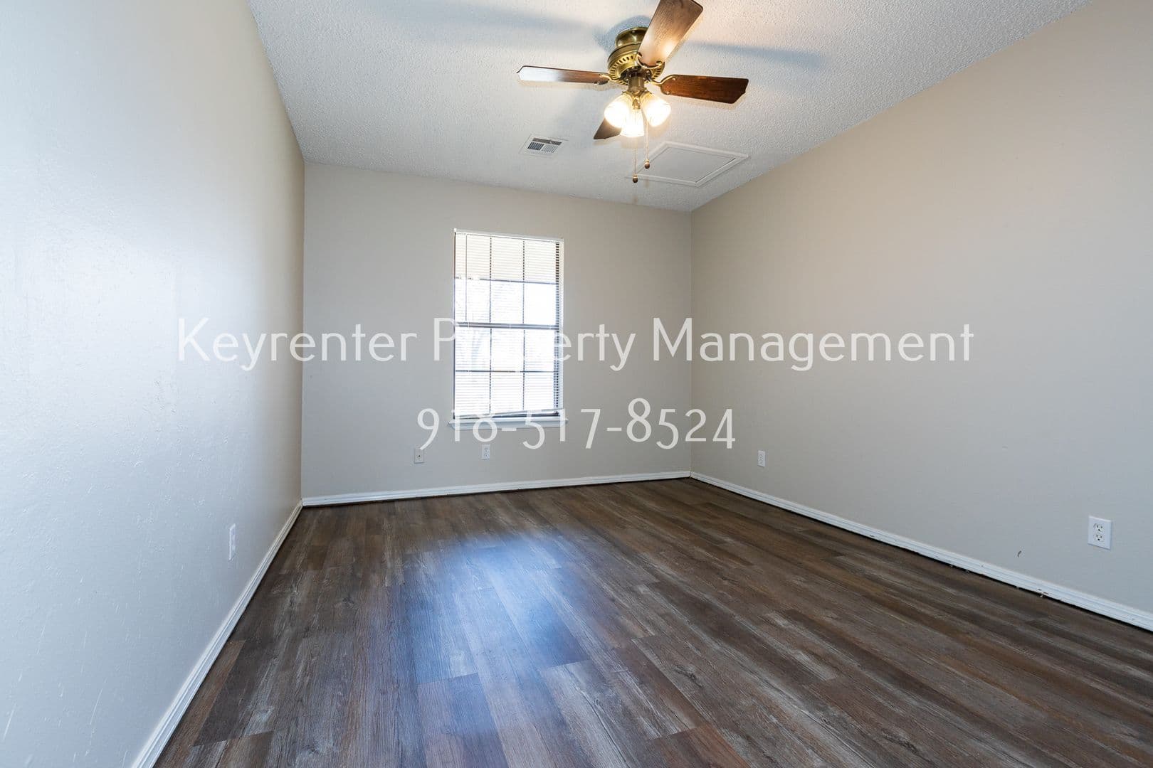 Claremore Apartment: 1421 W Lillian St