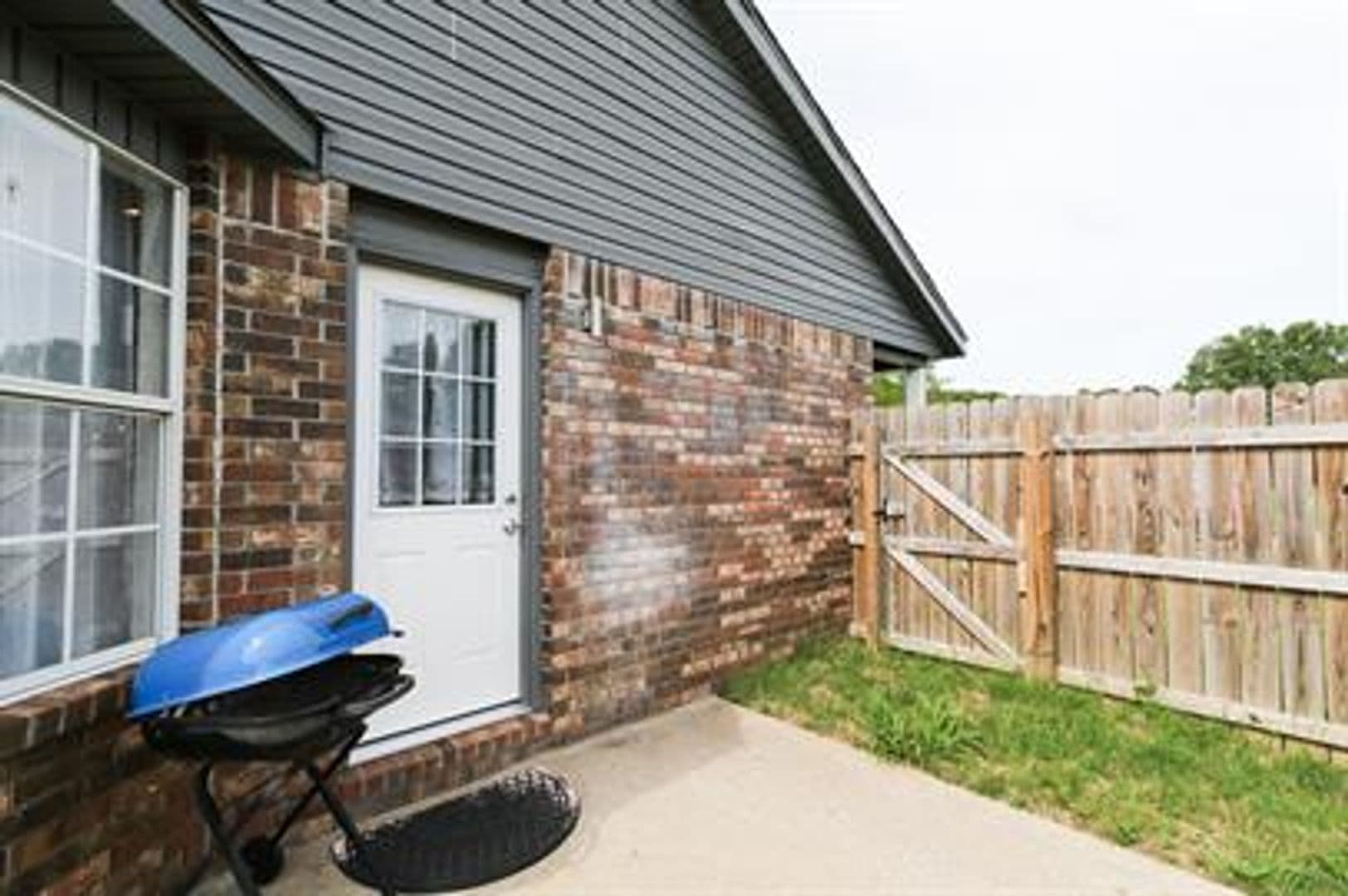 Fayetteville House: 1243 Oleander Lane
