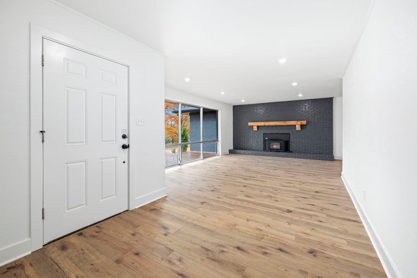Fayetteville House: 2096 Box Ave