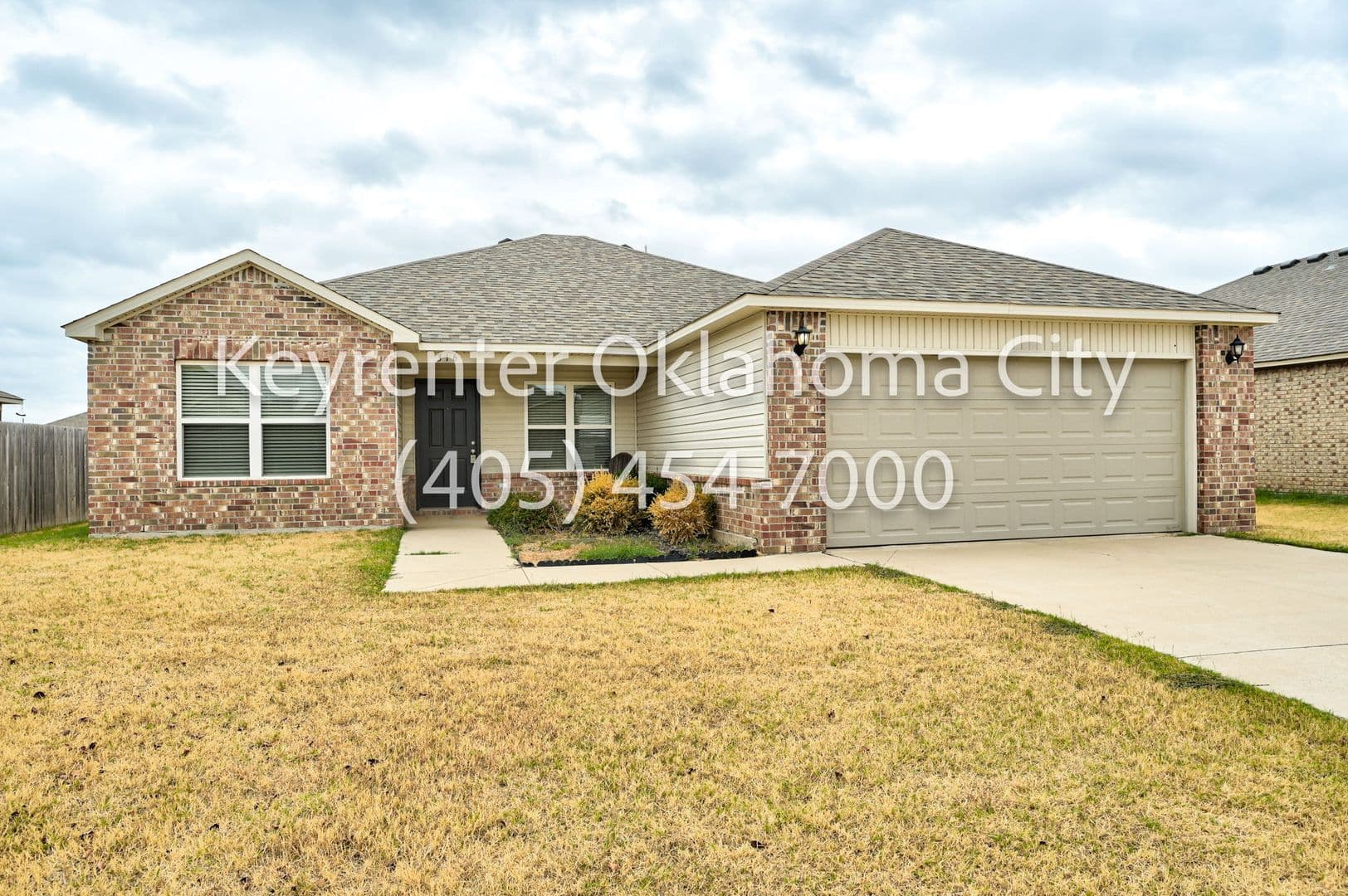 Newcastle House: 316 Karlee Ln