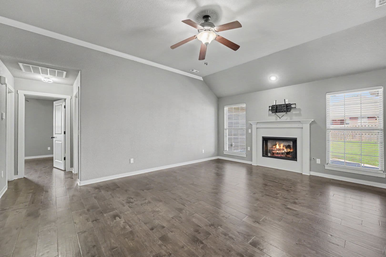 Springdale House: 3862 Kirkbridge Pl