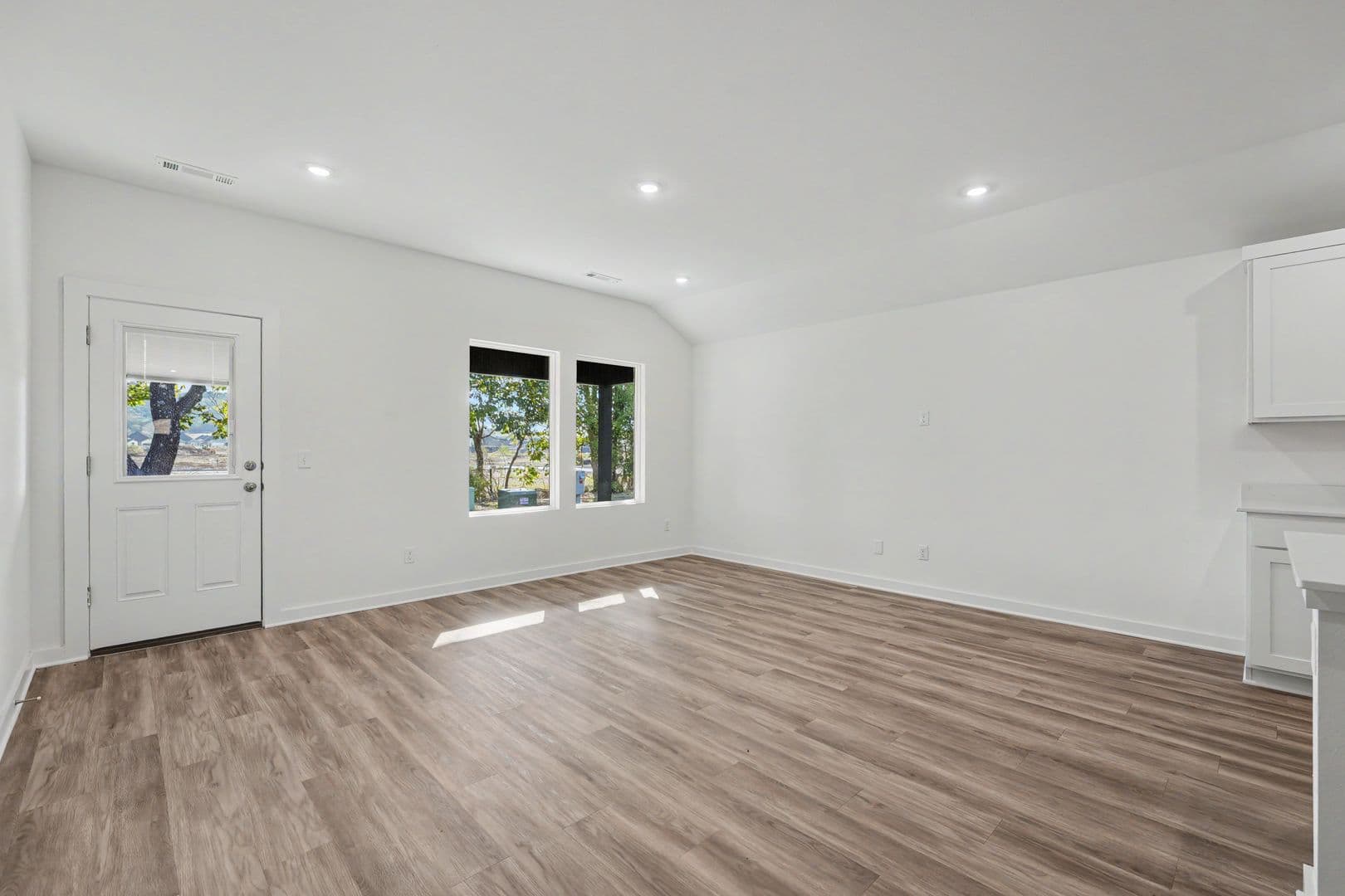 Fayetteville House: 4560 W Triangle St