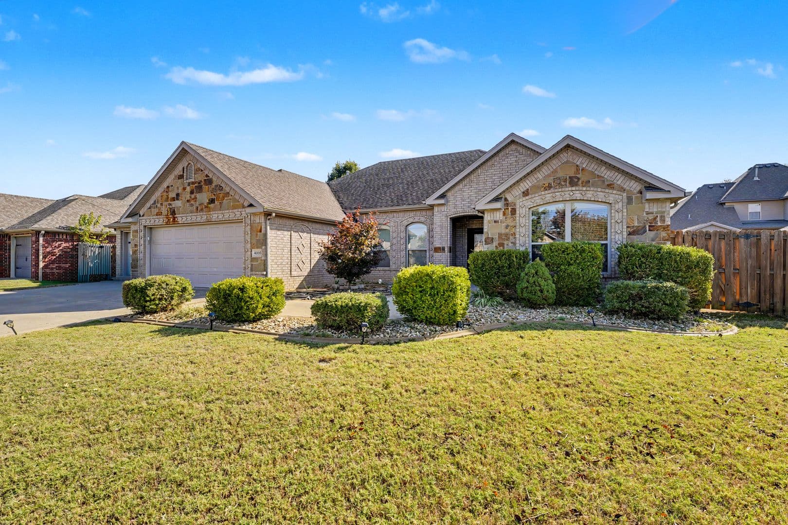 Bentonville House: 4005 SW Grace Farms Rd