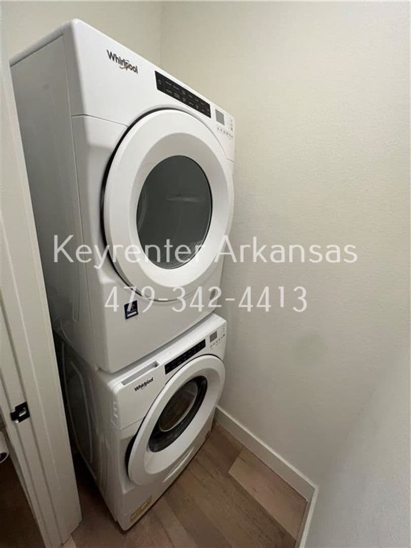 Bentonville Apartment: 2703 SW Livingston Sq