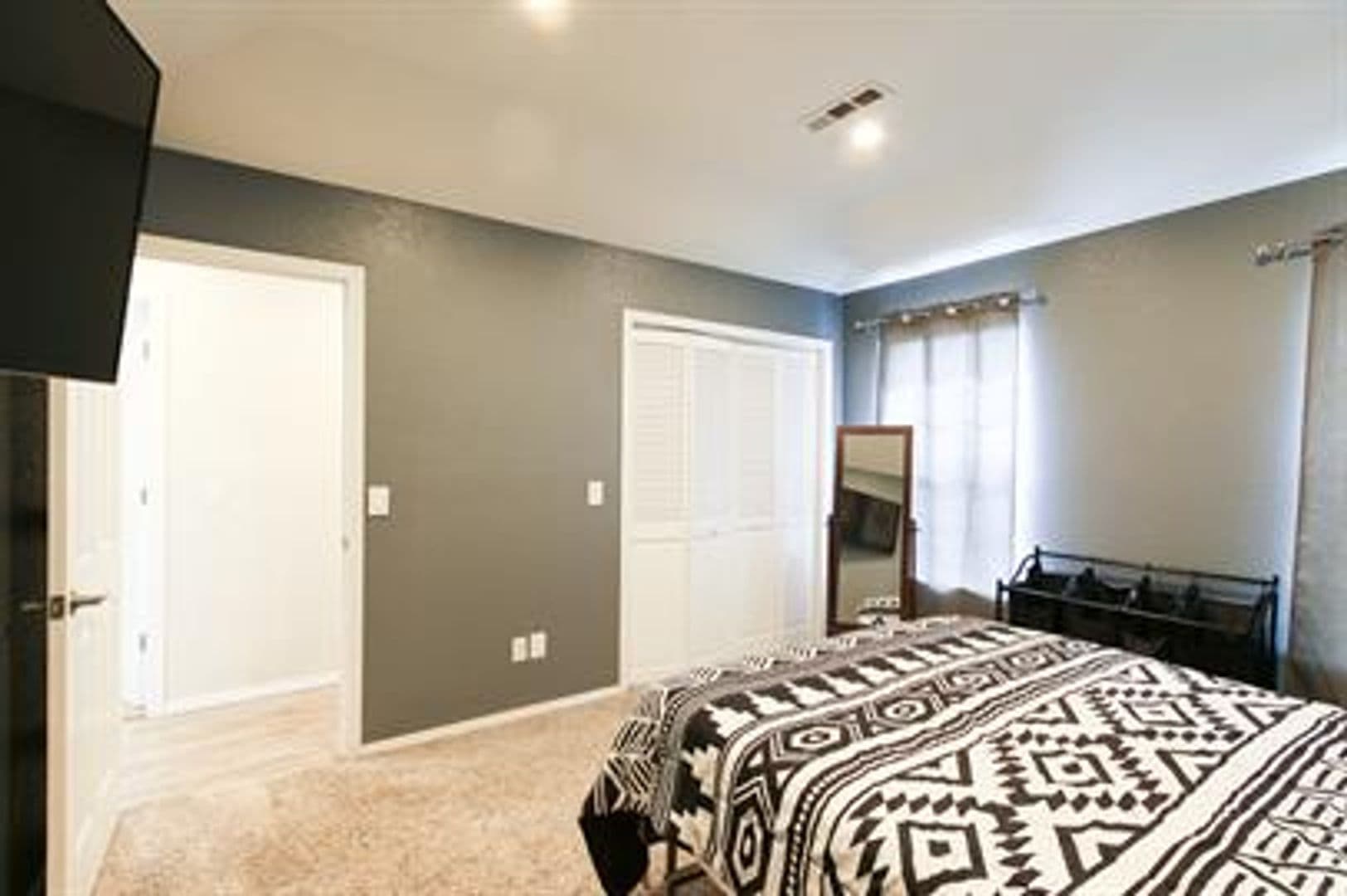 Fayetteville House: 1243 Oleander Lane