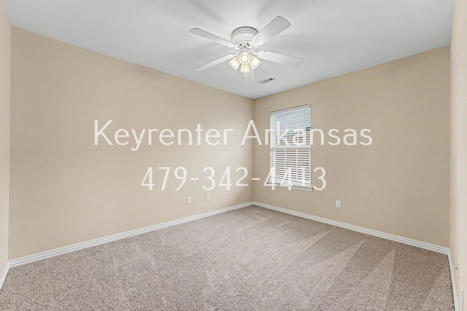 Bentonville House: 3801 SW Carriageway