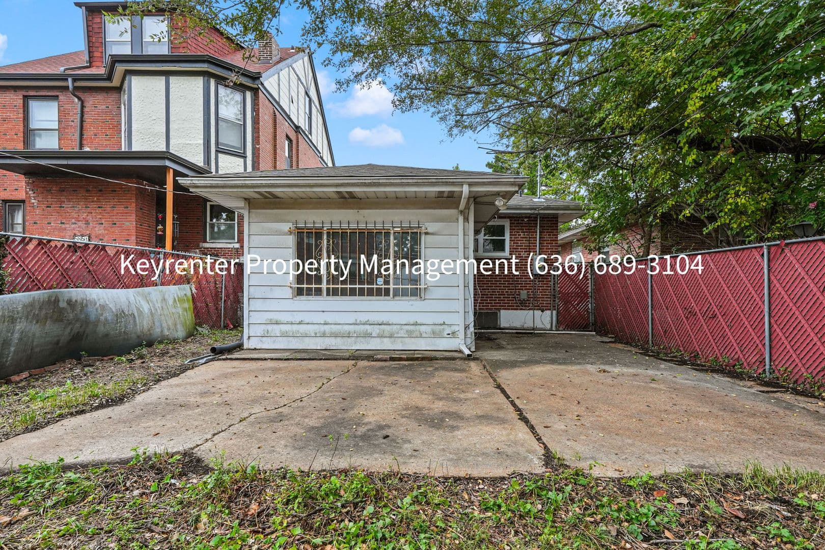 Saint Louis House: 5855 Pershing Ave