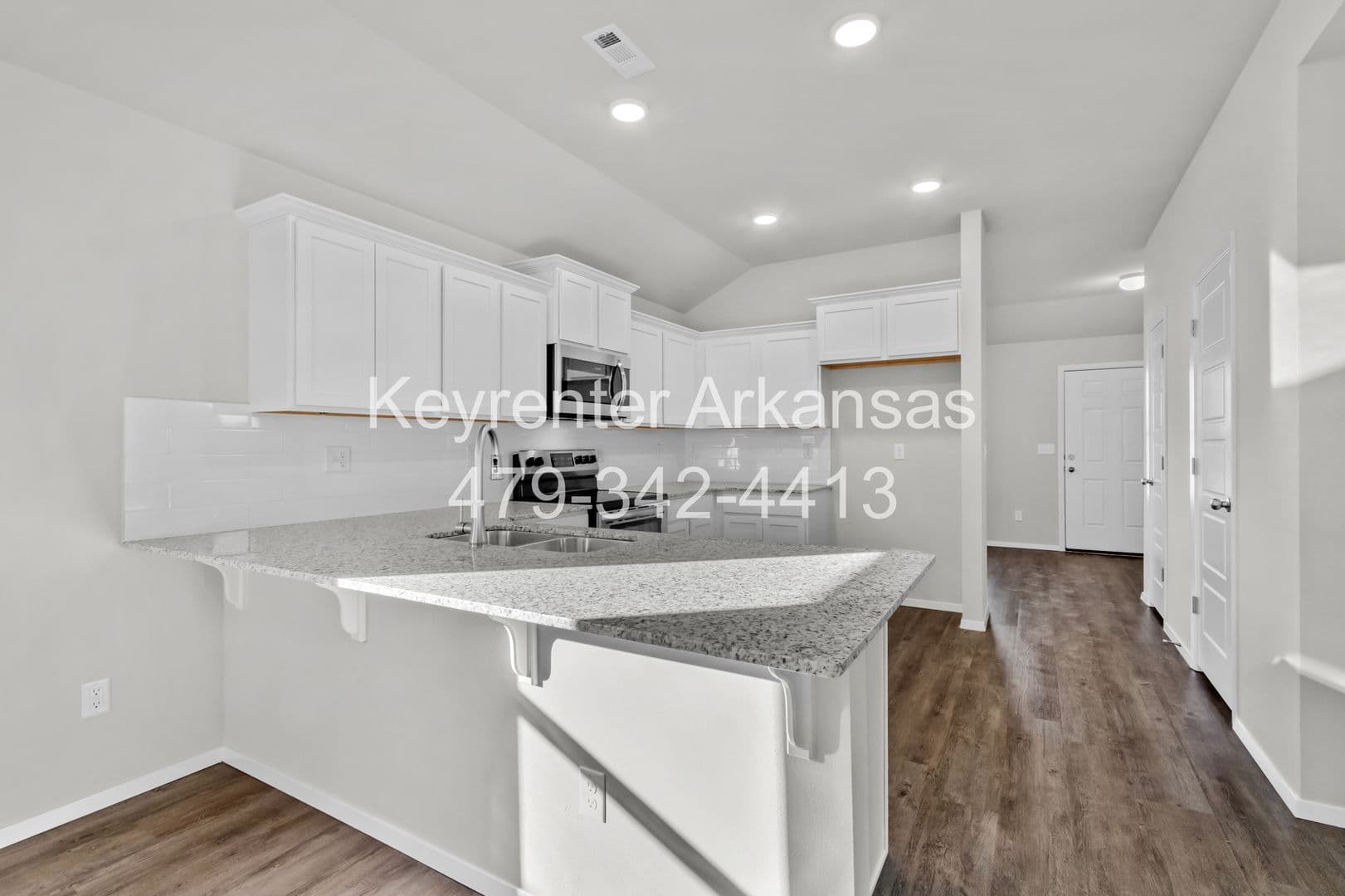 Fayetteville House: 846 E Sparrow Way