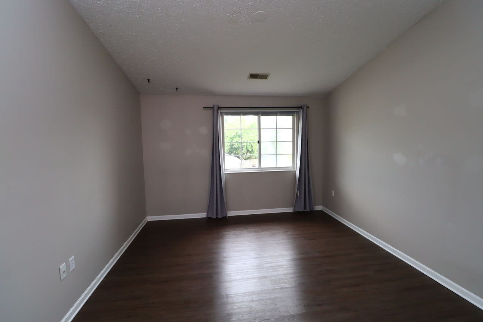 Indianapolis House: 8112 Glenwillow Ln Unit 205
