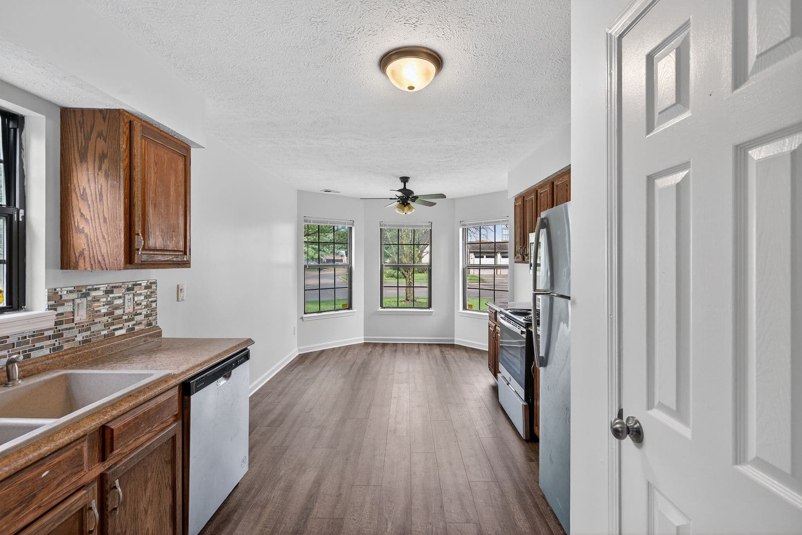 Indianapolis House: 8937 Summer Walk Dr E