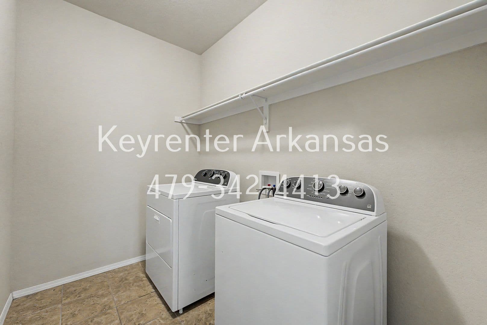 Fayetteville House: 4435 W Pecan St