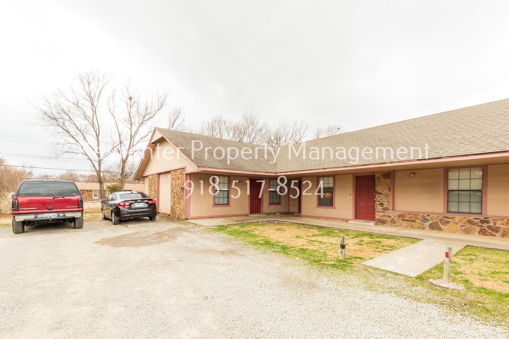 Claremore Apartment: 1421 W Lillian St