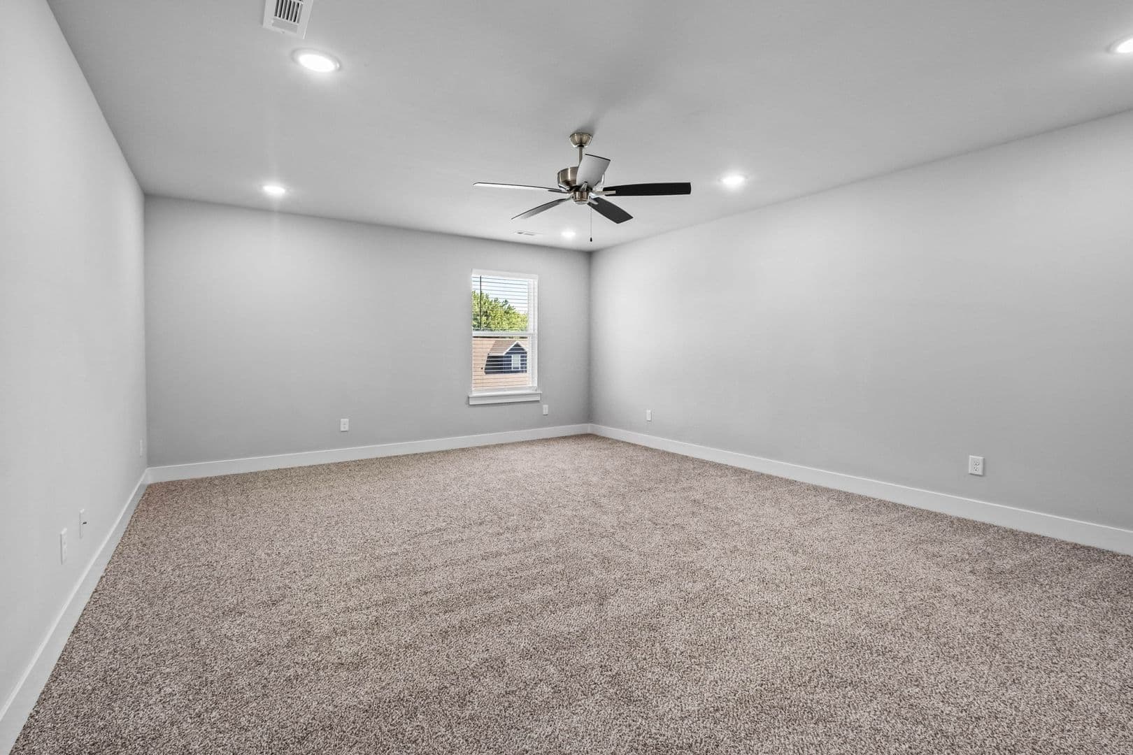 Prairie Grove House: 823 Mueller Way