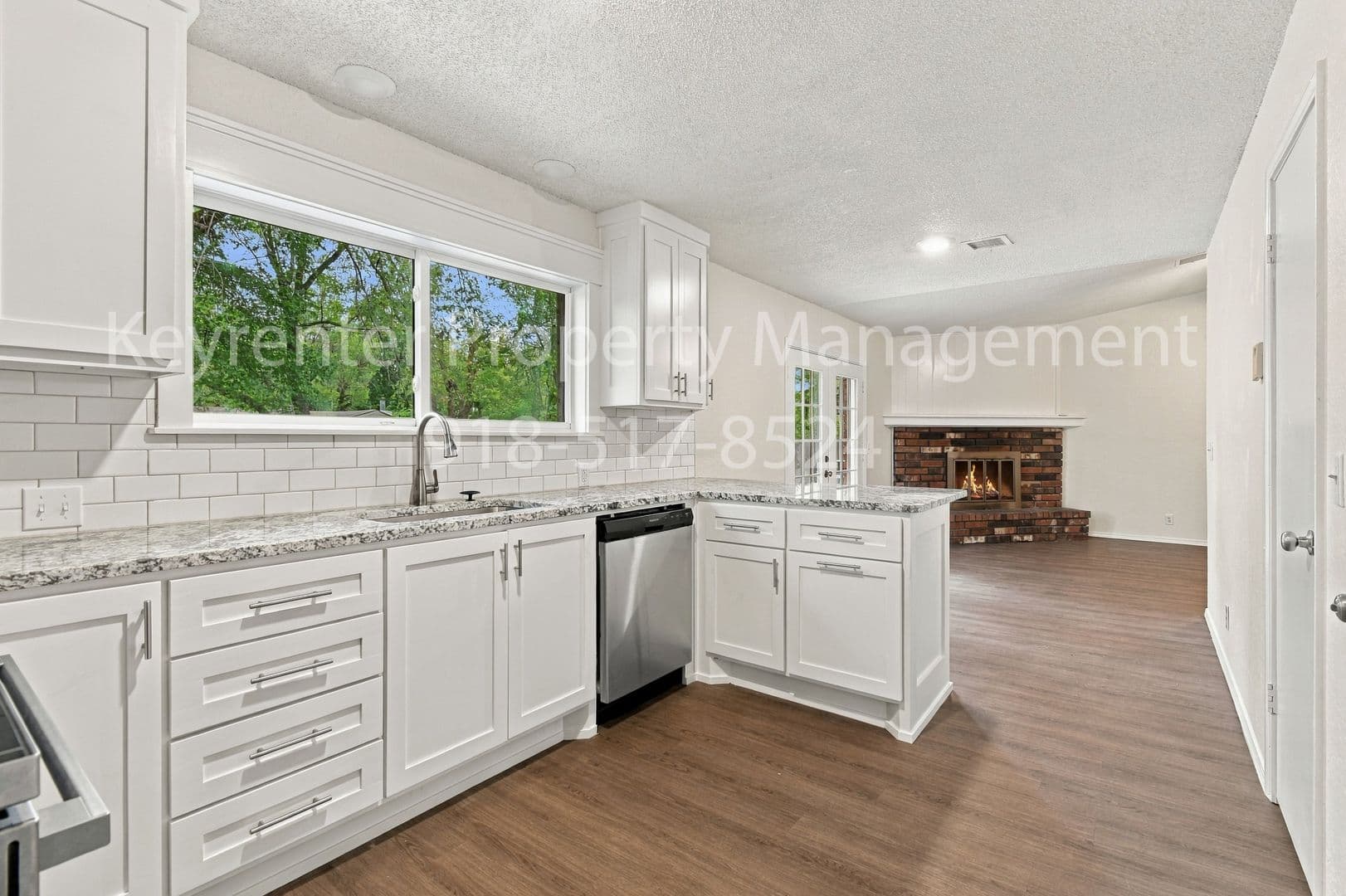 Broken Arrow House: 1201 S Gum Ave